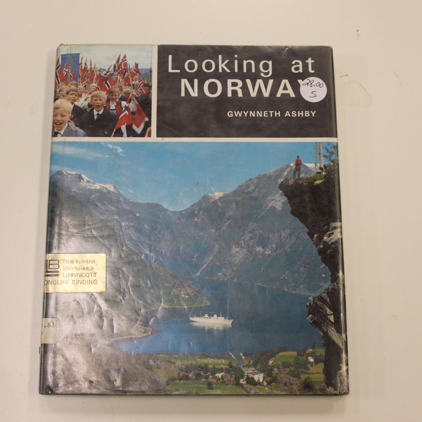 LOOKING AT NORWAY