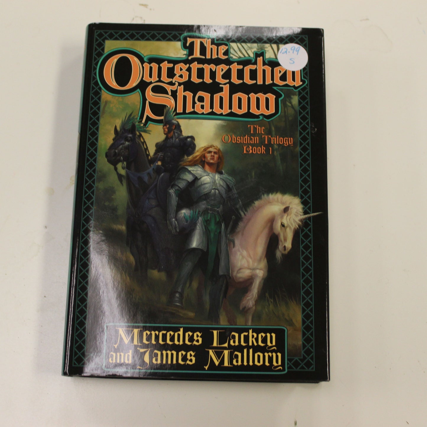 THE OUTSTRETCHED SHADOW: THE OBSIDIAN TRILOGY BOOK 1