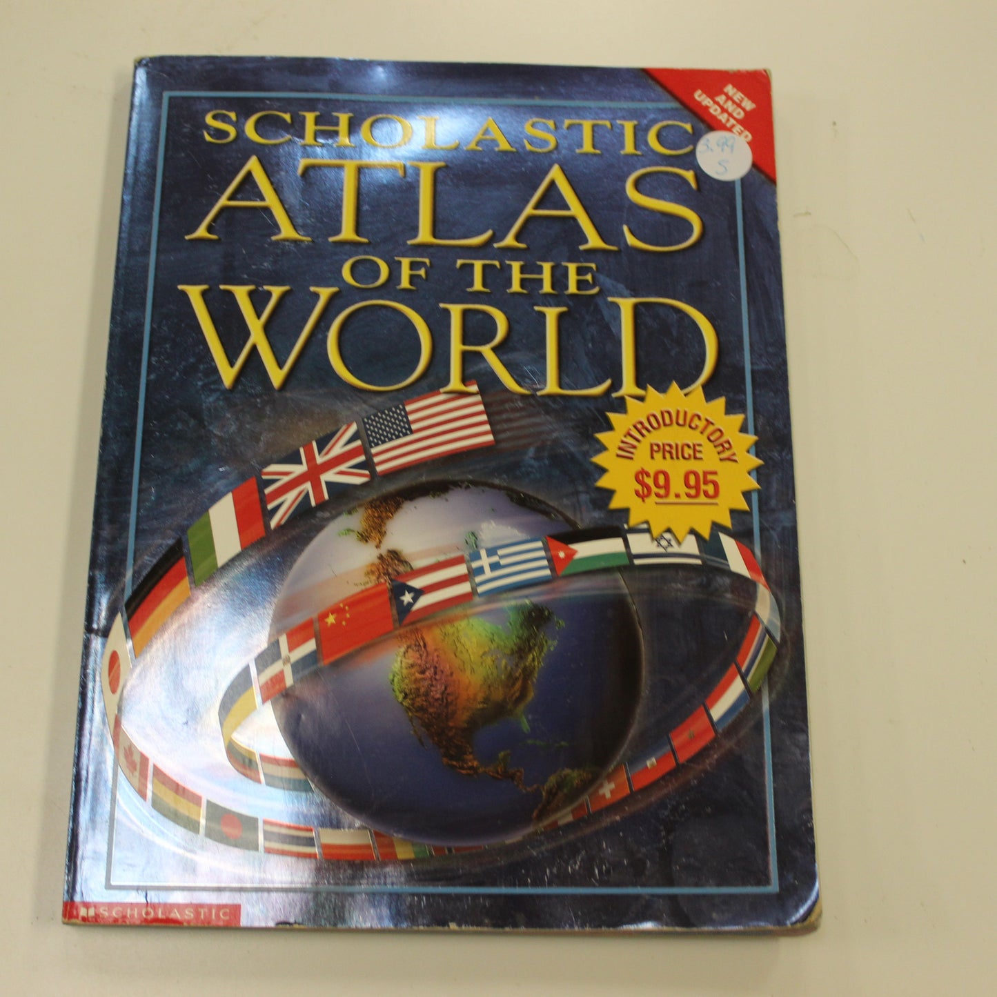 SCHOLASTIC ATLAS OF THE WORLD