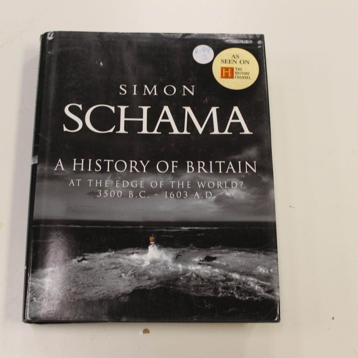 A HISTORY OF BRITAIN AT THE EDGE OF THE WORLD? 3500 B.C. - 1603 A.D.